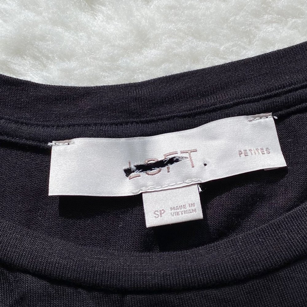 Loft NWOT Women's Short Sleeve T-Shirt, Ruffle Hem, Black, Petites Small - Picture 2 of 6
